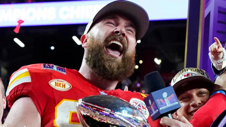 Chiefs sign Kelce to 2-year, $34.25M deal - Seasports