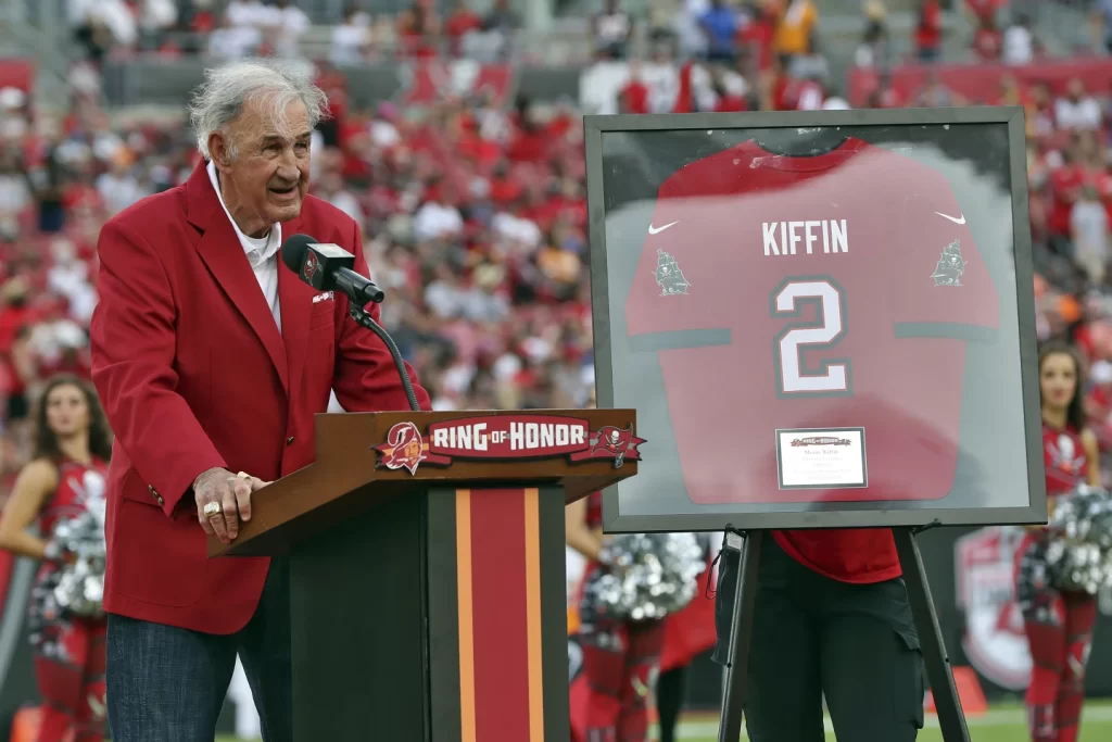 Renowned Defensive Coach Monte Kiffin Passes Away at 84 - Seasports