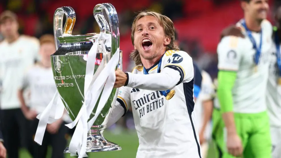 Luka Modric Renews Real Madrid Contract for One Year - Seasports