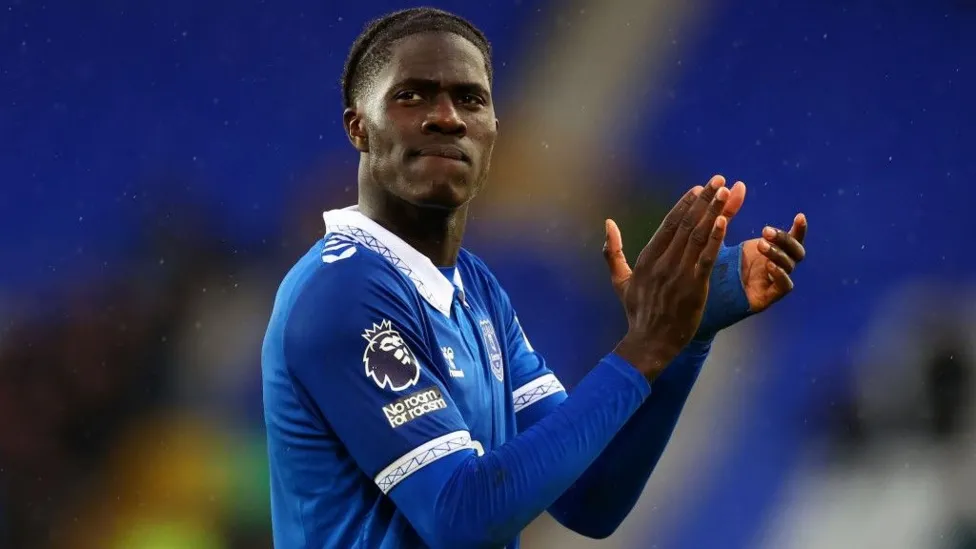 Aston Villa Seal £50m Transfer for Everton's Amadou Onana - Seasports