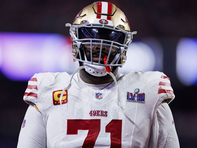 49ers' Williams Absent from Camp Over Contract Dispute - Seasports