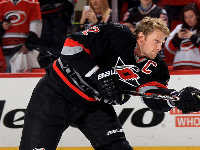 Eric Staal Signs One-Day Contract to Retire with Carolina Hurricanes - Seasports