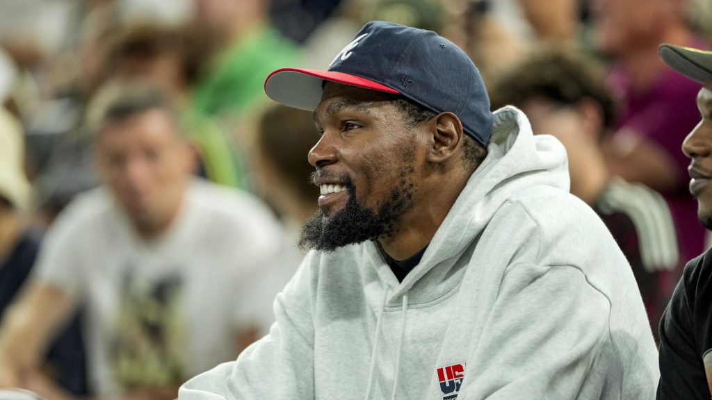 Kevin Durant to Purchase Minority Stake in French Soccer Club PSG