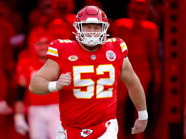 Chiefs Make Creed Humphrey NFL's Highest-Paid Center with $72M Deal - Seasports