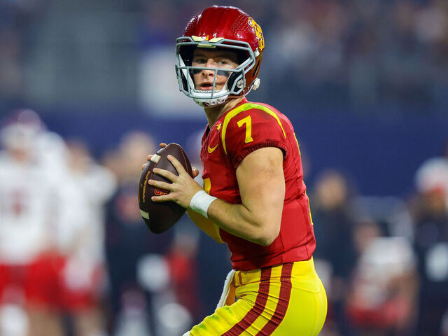 Miller Moss Named USC's Starting Quarterback - Seasports