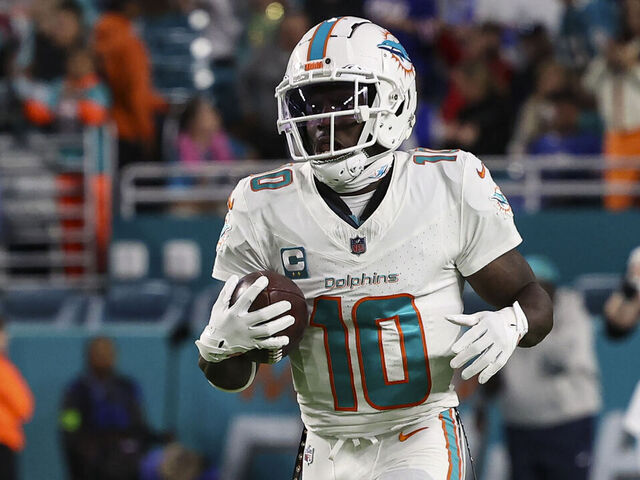 Dolphins, Hill Agree to Restructured 3-Year Deal Worth $90 Million with $65 Million Guaranteed