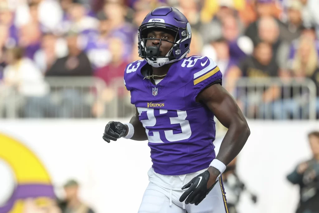 Vikings trade Booth to Cowboys for Wright