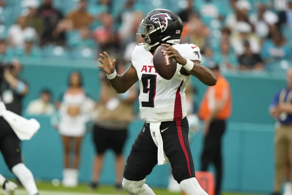 Rookie Michael Penix Jr. Shows Promise in Falcons’ 20-13 Loss to Dolphins in Preseason Opener