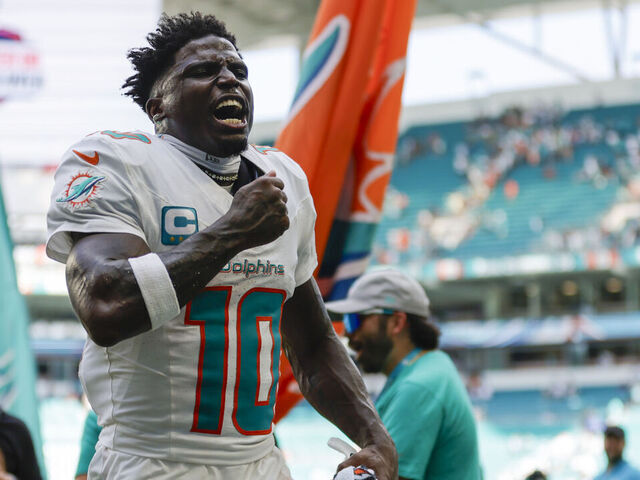 Tyreek Hill Detained and Handcuffed Before Dolphins' Win Over Jaguars - Seasports