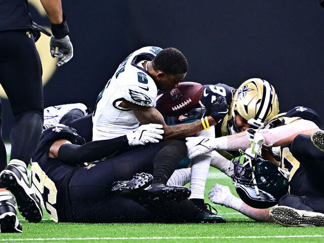 Eagles WR Smith Sustains Concussion in Win Over Saints - Seasports